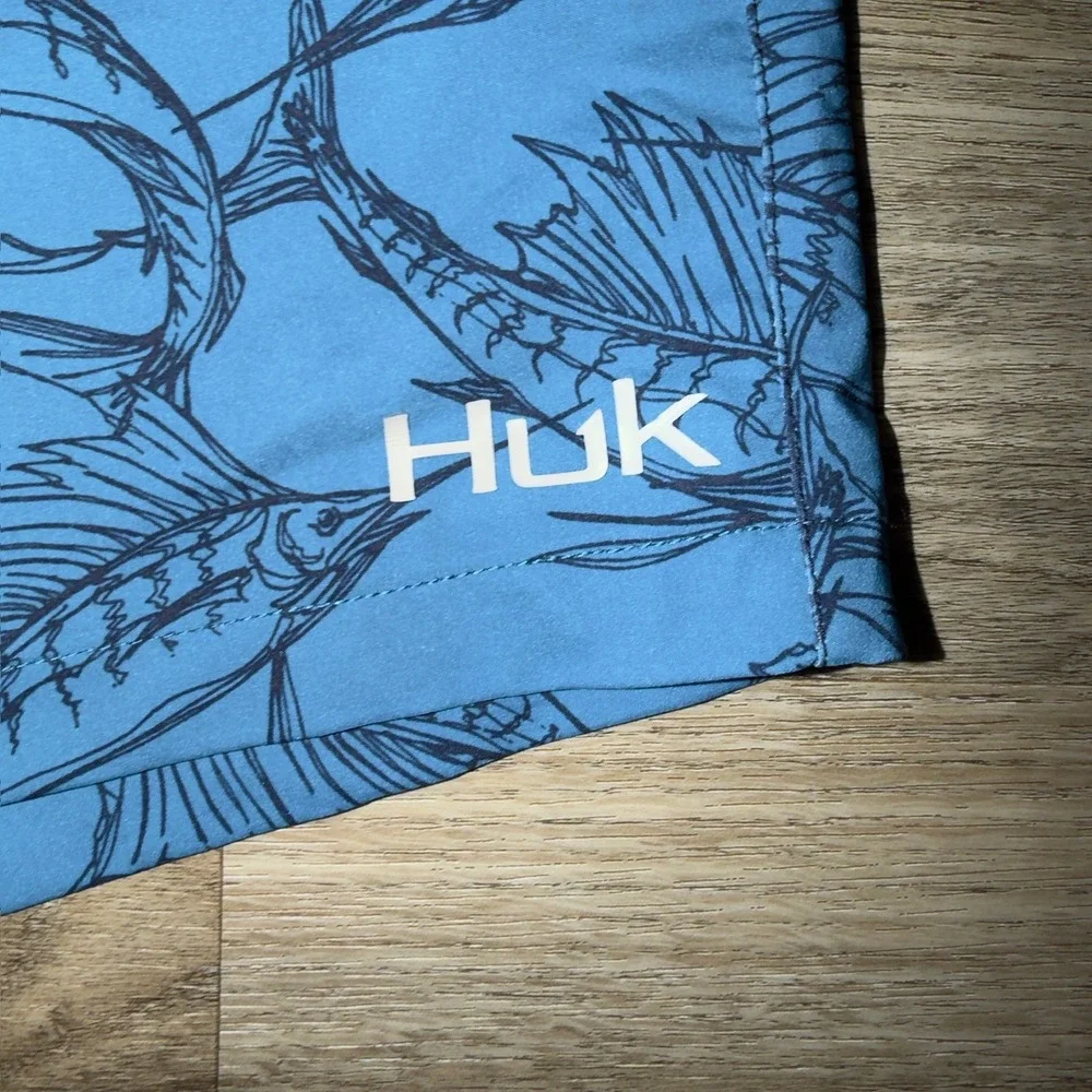 Huk Performance Fishing Shorts Mens XL Blue Marlin Print Stretch H2000089